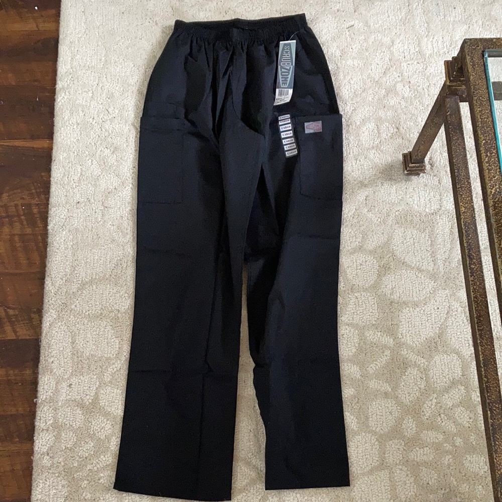 Scrub zone black wide leg cargo pants